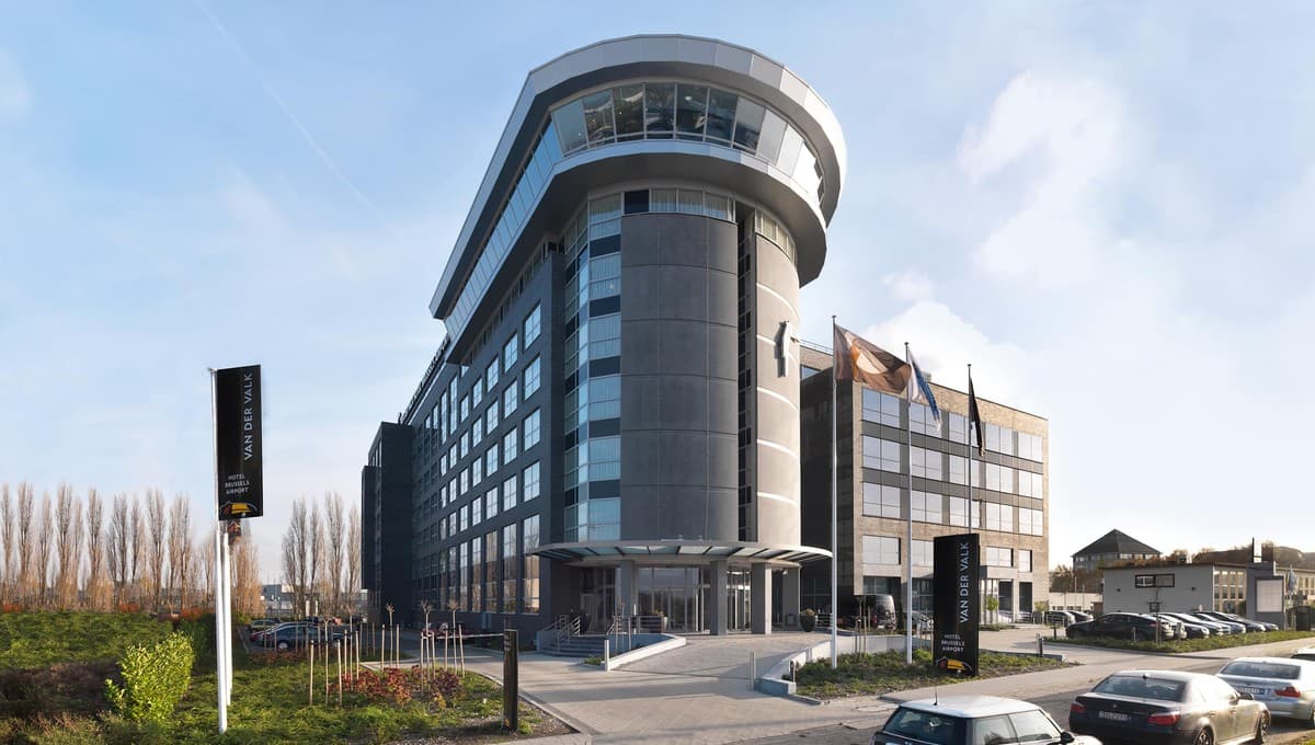 Brussels Airport background